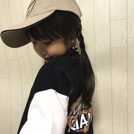 5bf5d543c2fc2859a70000ab