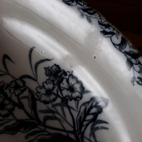 青い花とレリーフのラヴィエ リボンときどきネコ