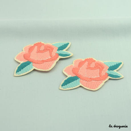 Ecusson « Rose stylisée »