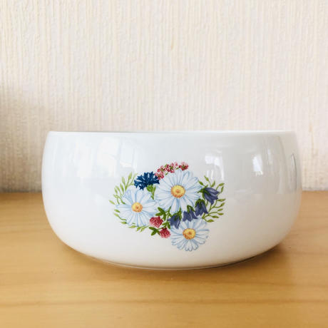 ミッドサマー Stores