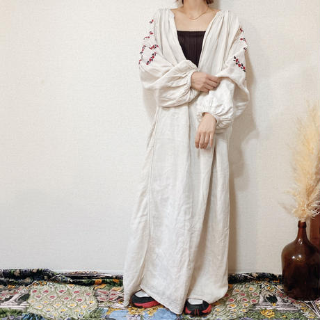 ウクライナ刺繍ワンピース Stores