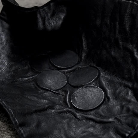 LEAD IN LEATHER TRAY / COIN
