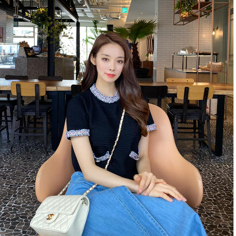 5f240f637df2812eeaec701e
