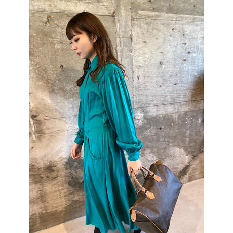 秋ワンピース Stores