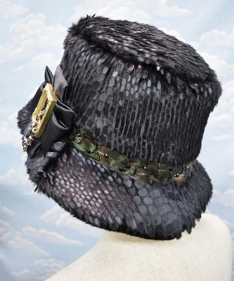 5c02cce127b44e363600977f