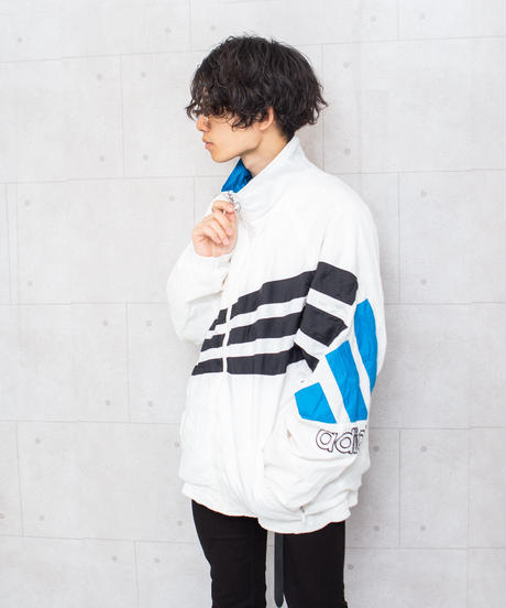 5ca075ebd18c9379c102630b