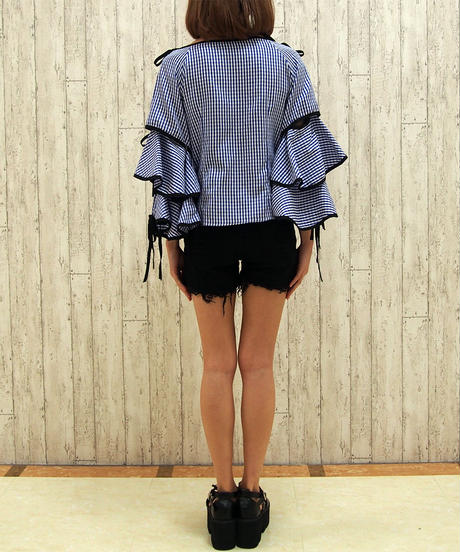 5c6a7618c2fc2827ff549e22