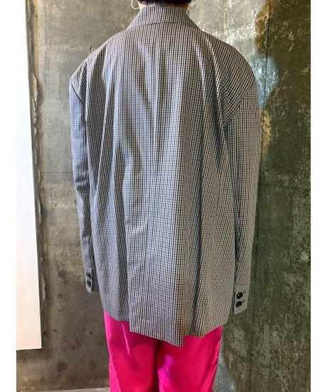 5bdd6e35ef843f34bc00028f