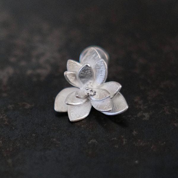 あじさい M pierce (片耳)