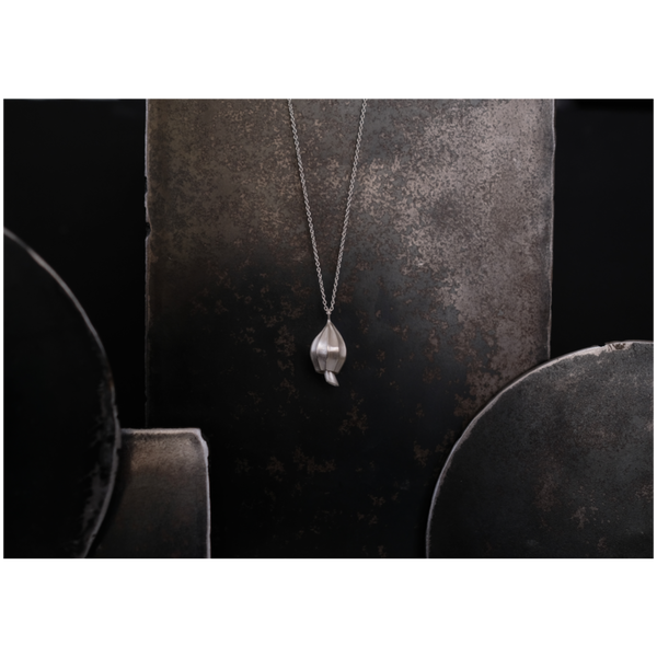 アサツキのつぼみ Necklace