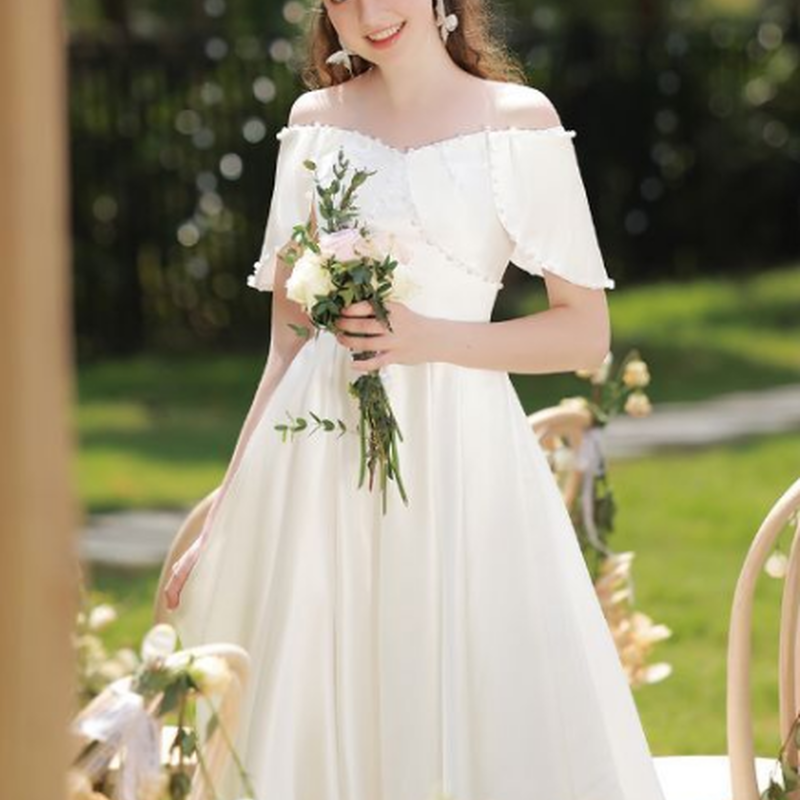 上品 ウェディングドレス シンプル サテン オフショルダー 肩出し 優雅