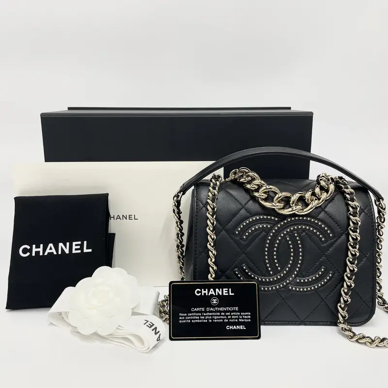 CHANEL ラムスキン マトラッセ ココマーク スタッズ チェーン