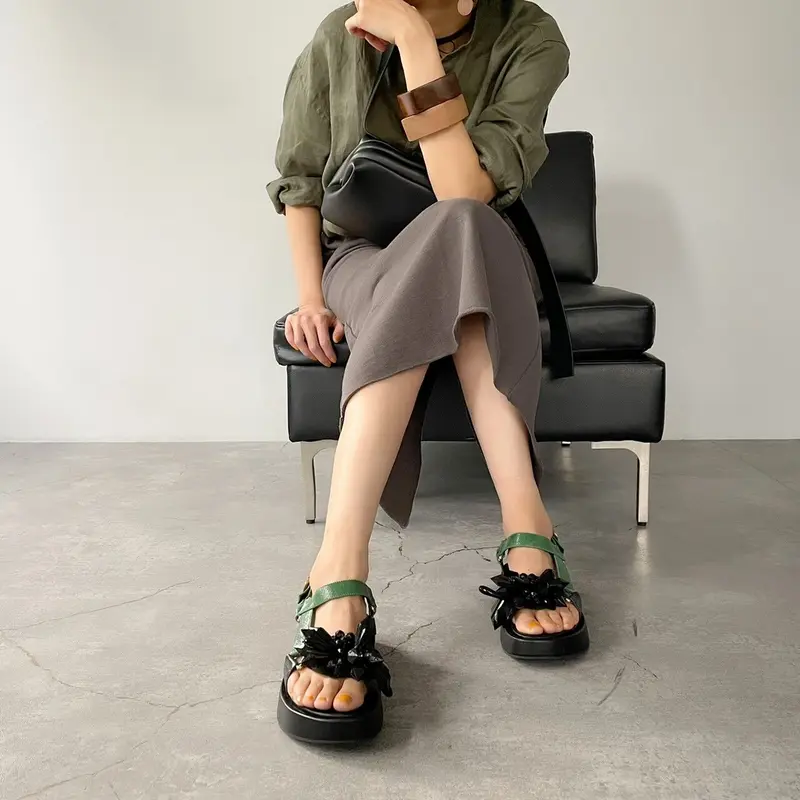 当店一番人気】 MANA オーナメント・サンダル サンダル - hospital