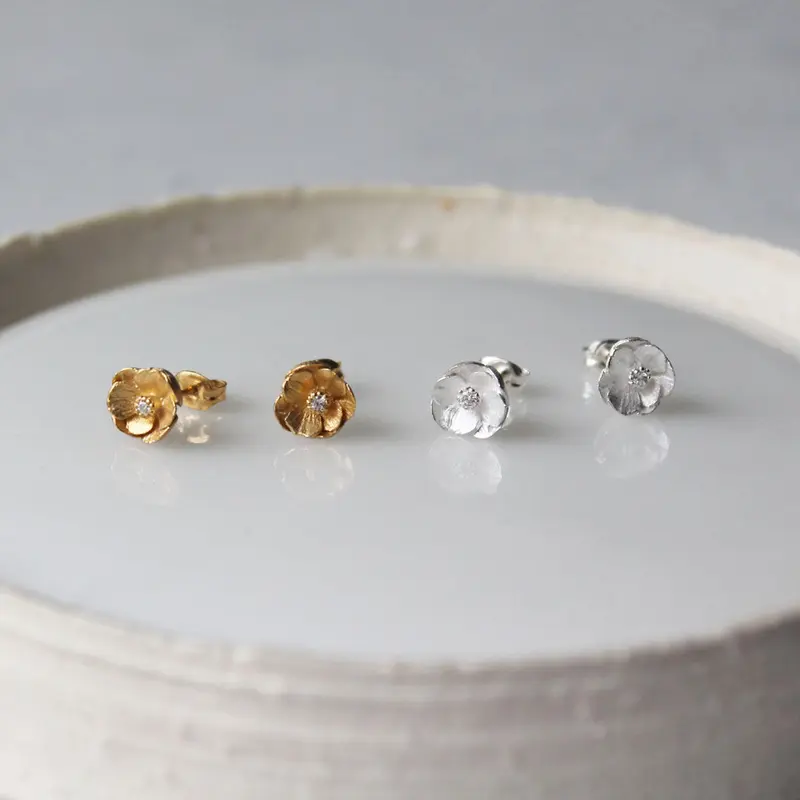 アネモネのピアス | atelier mozu