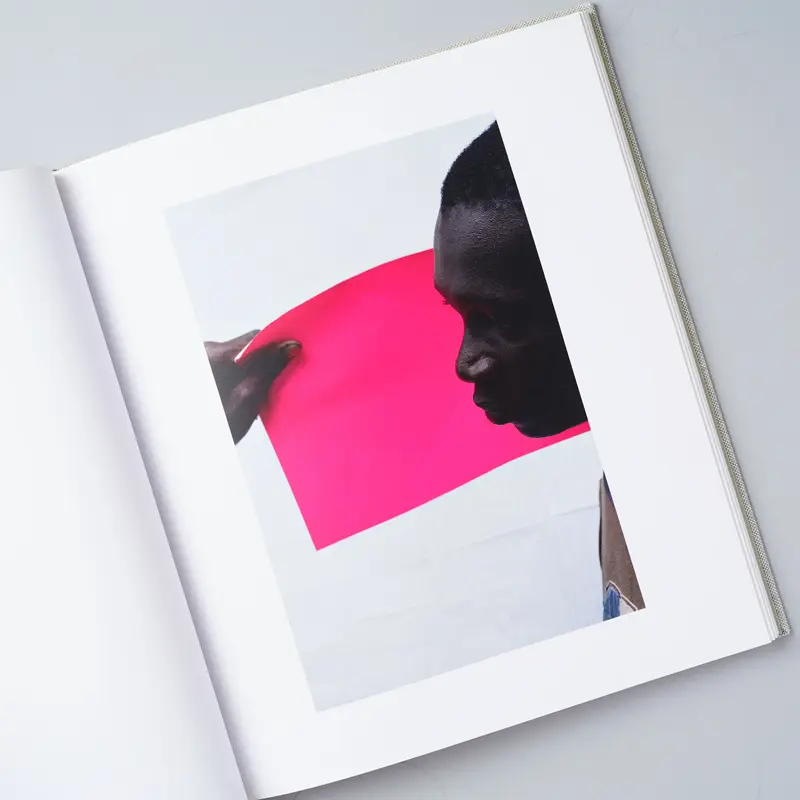 PIKIN SLEE / Viviane Sassen (ヴィヴィアン・サッセン) | boo...