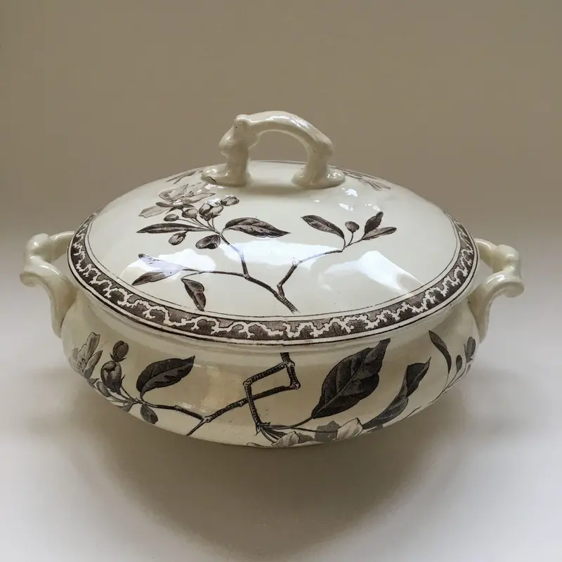 フランスアンティーク クレイユモントロー モノグラム入り クリーム