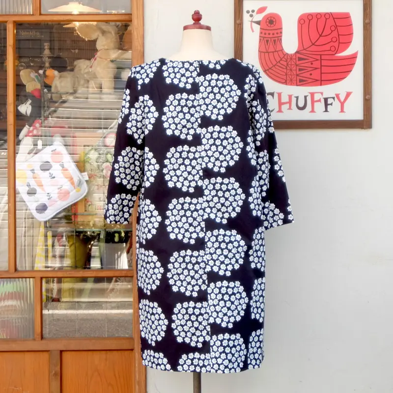 マリメッコ marimekko <Puketti>七分袖ワンピース(ブラック)大きな