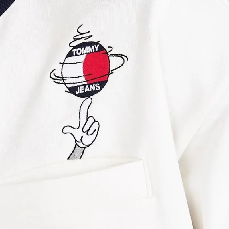 限定コレクション TOMMY JEANS スペースジャム LooneyTunes スウェット