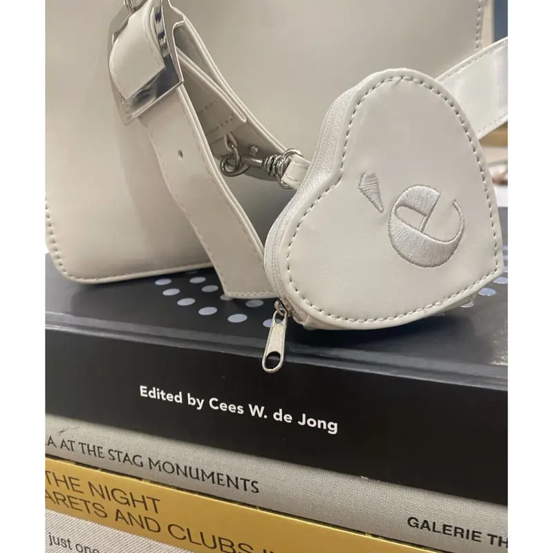 é Heart pouch shoulder strap bag （3color） | épine