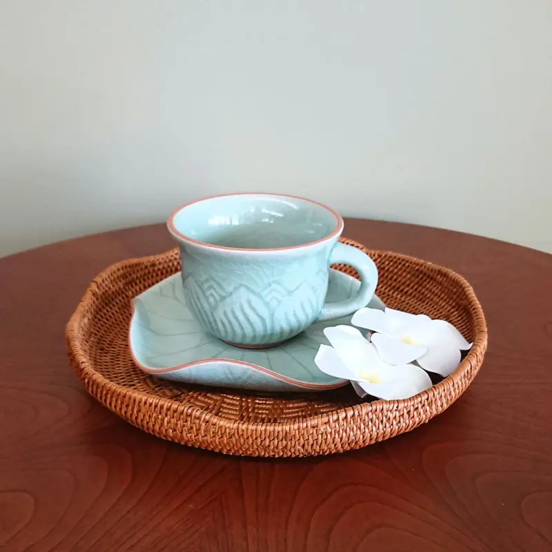 タイ製〈セラドン焼き〉 カップ&ソーサー -新品未使用₋ | fujiwakayama