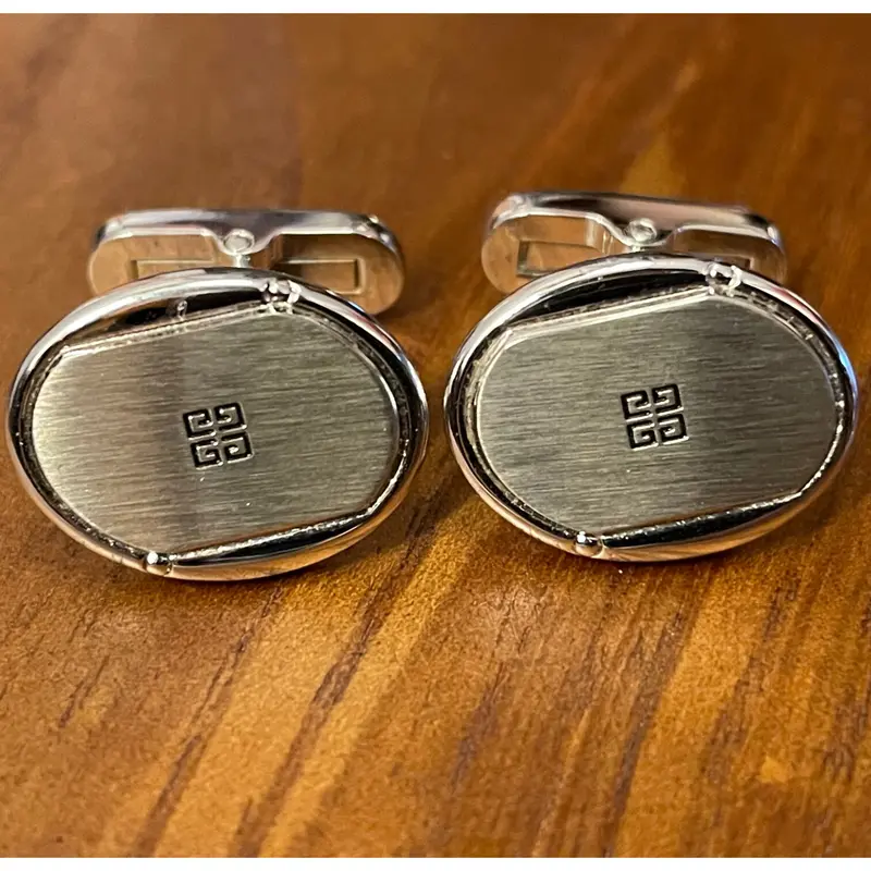GIVENCHY ネクタイピン付きカフスボタン シルバー | Ultimate Star