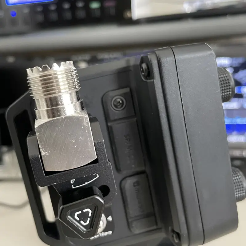 windcamp製 IC-705専用 アンテナ取付マウント RC-2 | HAMCITY・ハムシティ