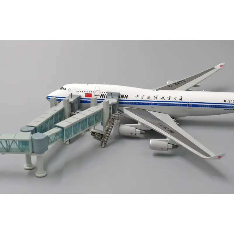 ヘルパ　ジオラマ　空港アクセサリー　1/500 Amazon | ヘルパ 1/500 空港ジオラマ用搭乗橋 スキポール空港F