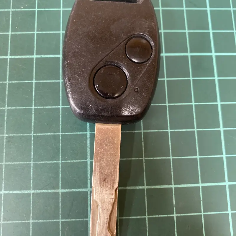 旧型ホンダキーレス2ボタンリモコンキー(Vタイプ）