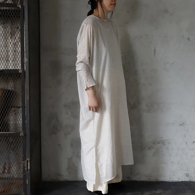 Tabrik komongara one piece (offwhite) | nii-B