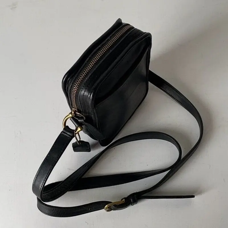 COACH オールドコーチ レザー ミニショルダーバッグ No.J6M-9973