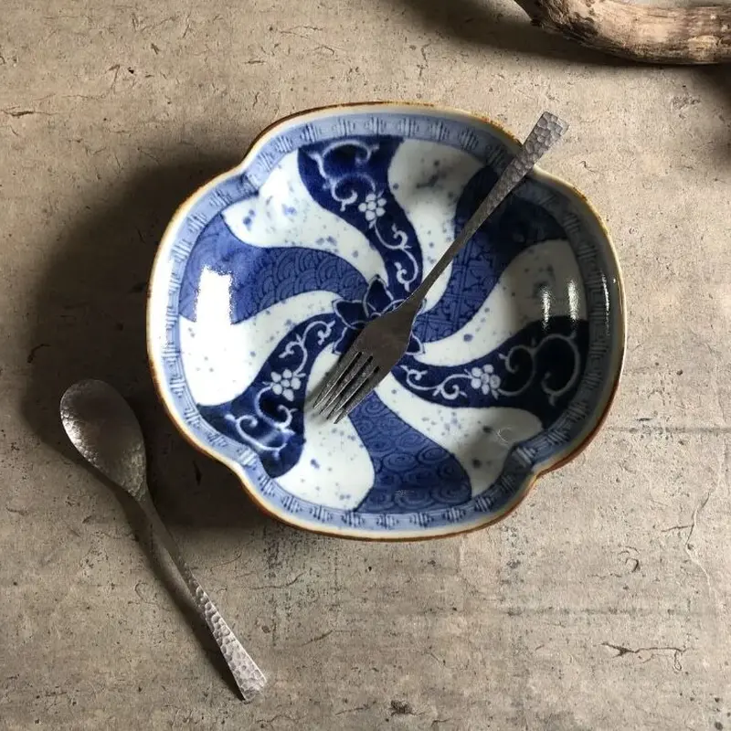 有田焼 福泉窯 染付捻り祥瑞木甲口変り盛皿 | MatsuBokkuri