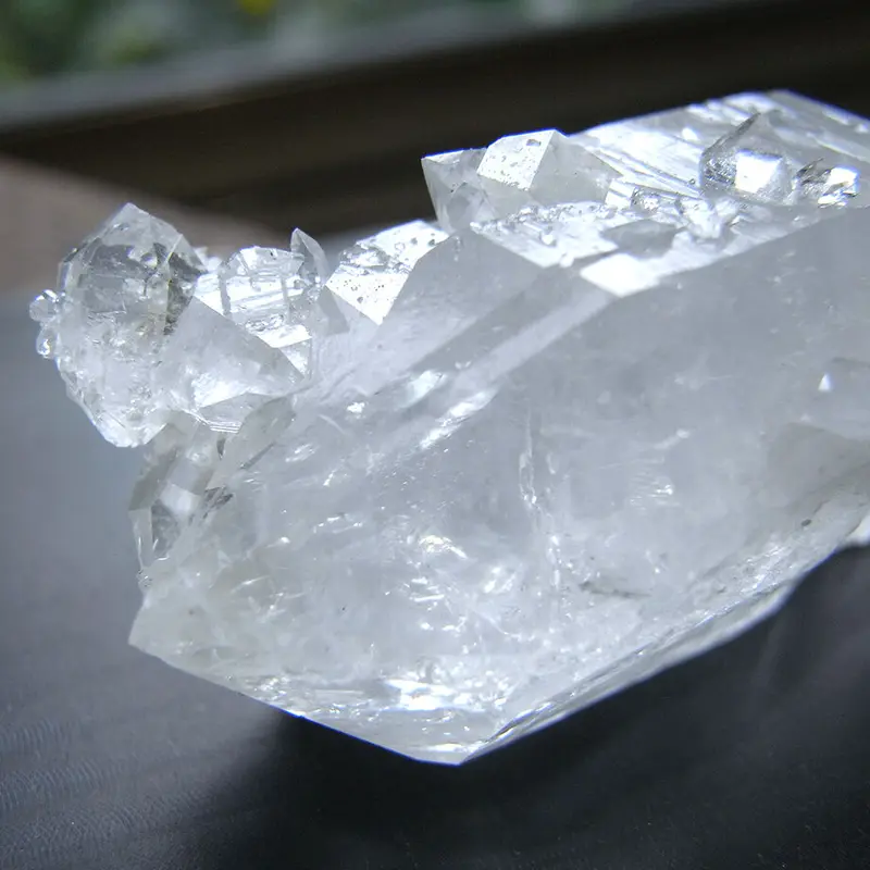 ブラジル産［ダブルターミネーテッド］（ダブルポイント、両剣水晶）63
