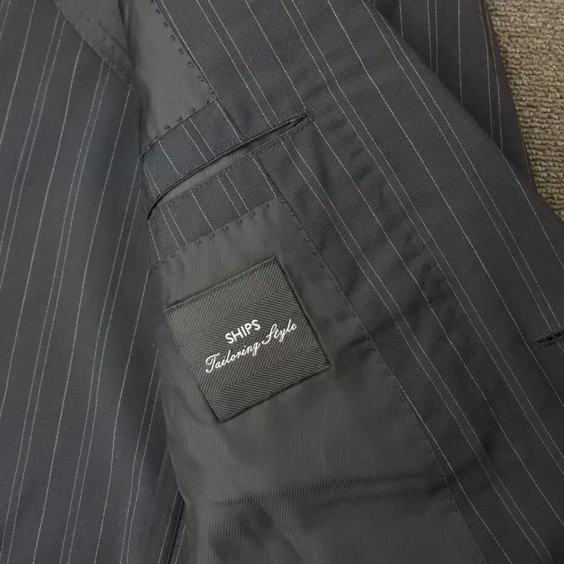 定価97,900円 シップス 2ボタンブラックストライプスーツ(44) SHIPS