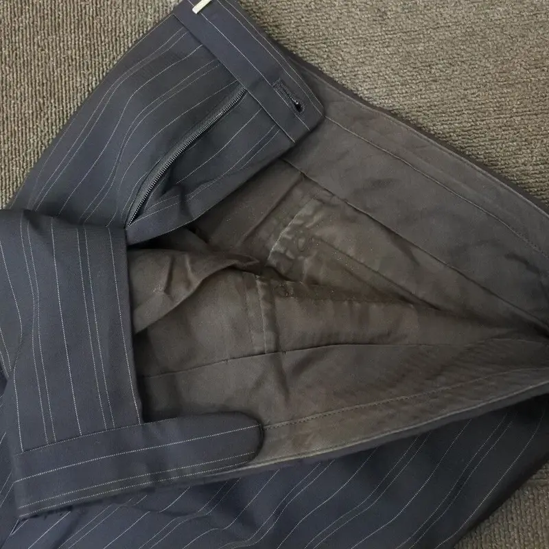 定価97,900円 シップス 2ボタンブラックストライプスーツ(44) SHIPS