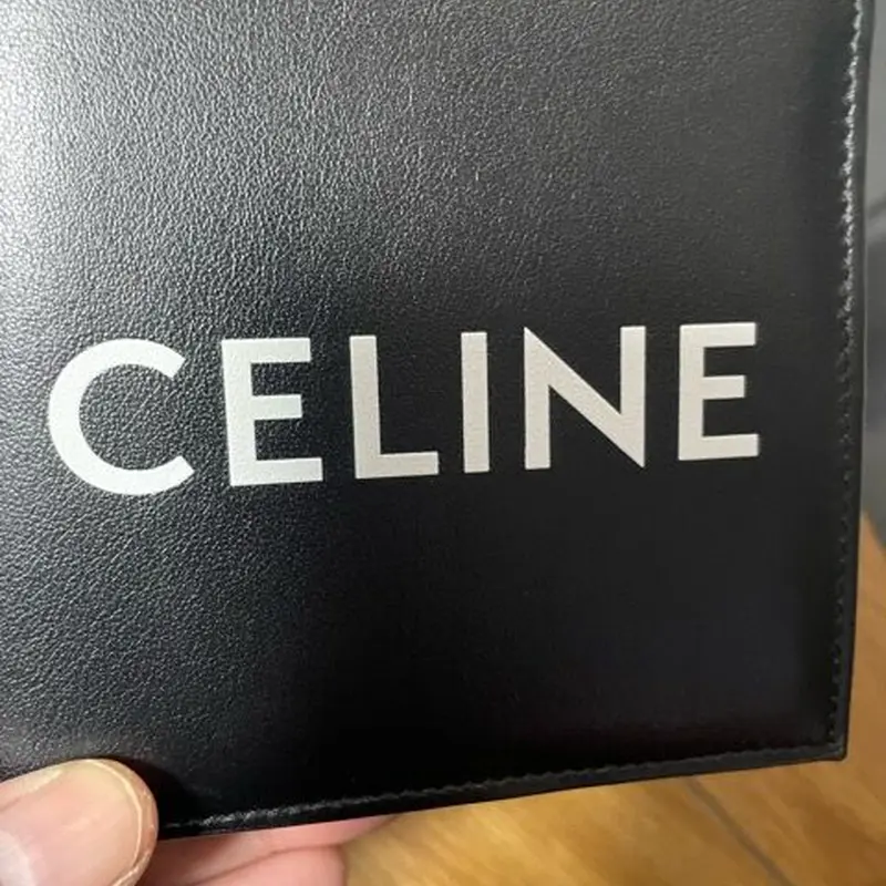 新品CELINE セリーヌ ブランドロゴ CELINE プリントコイン入れ付きバイ
