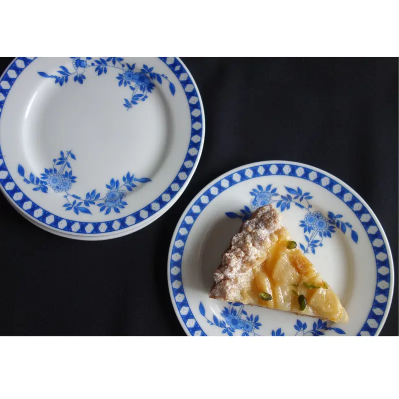 香港☆粵東磁廠】(珊瑚)(藍)直径15.3cm使い勝手の良い素敵な丸皿