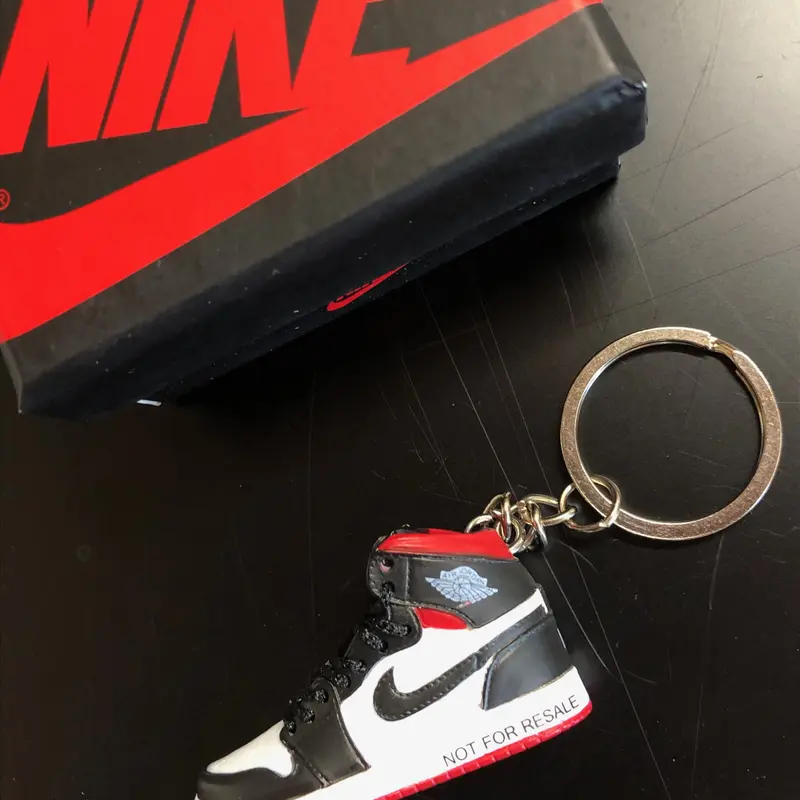 ジョーダン1 キーホルダー 左足 箱付き | soldout_imports