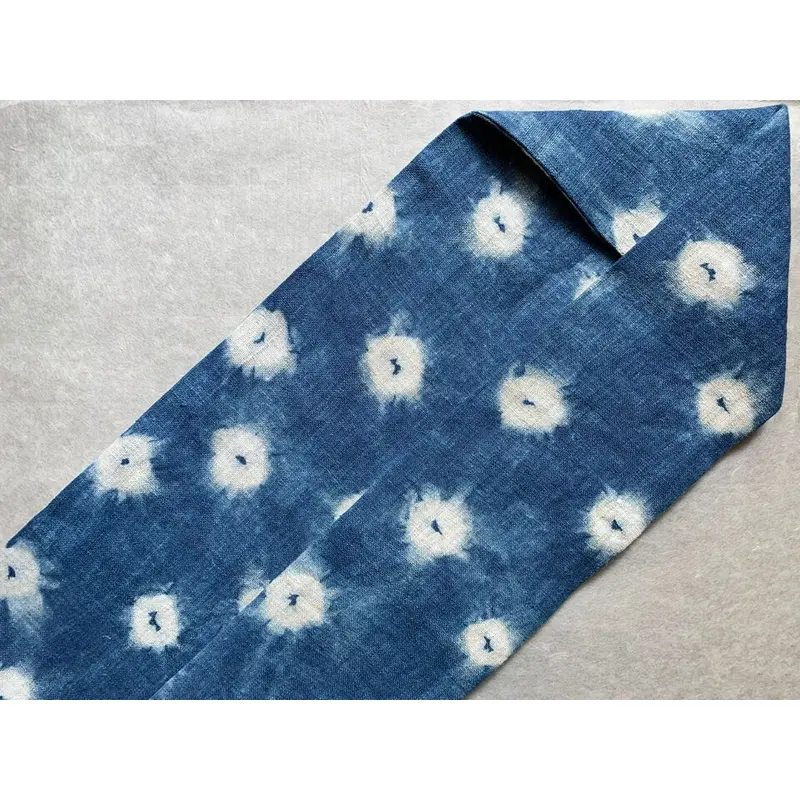 モン族 麻の九寸名古屋帯 藍染 絞り (仕立上り) | 古布と帯 夫々