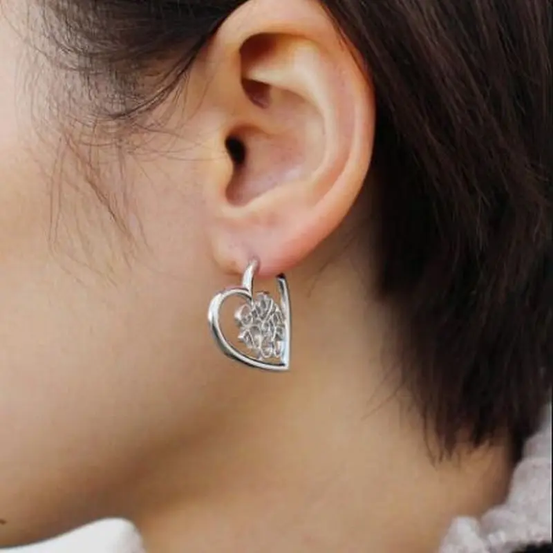 ♢レアでかわいい! [Girls Don't Cry×Careering ロゴピアス] | S...