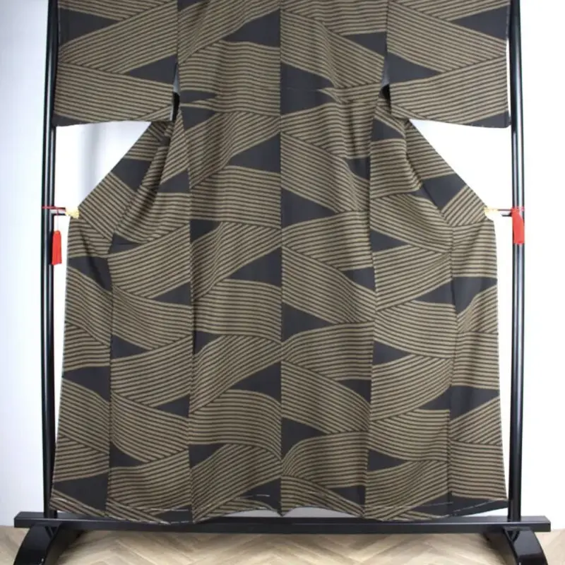 新品 しつけ糸付き 江戸小紋 裄64 丈155 うす紫 無地 感覚 未使用品 新品 しつけ糸付き 江戸小紋 裄64 丈155 うす紫 無地 感覚 未使用品