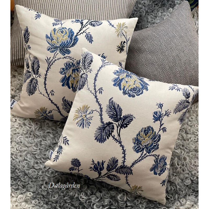 ヨブス（jobs）クッション 2つ JOBS ヨブス クッション