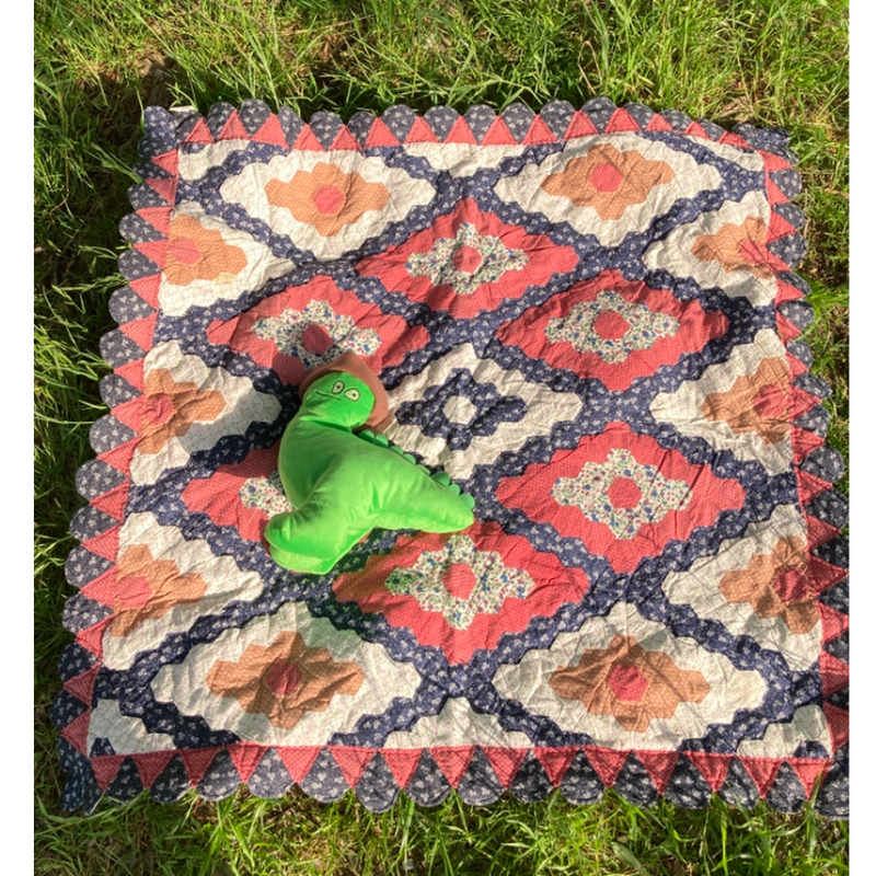 希少！刺繍たっぷりのヴィンテージカンタキルト