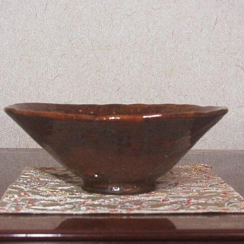 桜舞う季節 茶道具、平茶碗、大樋焼、飴釉、長阿弥作、なお22番