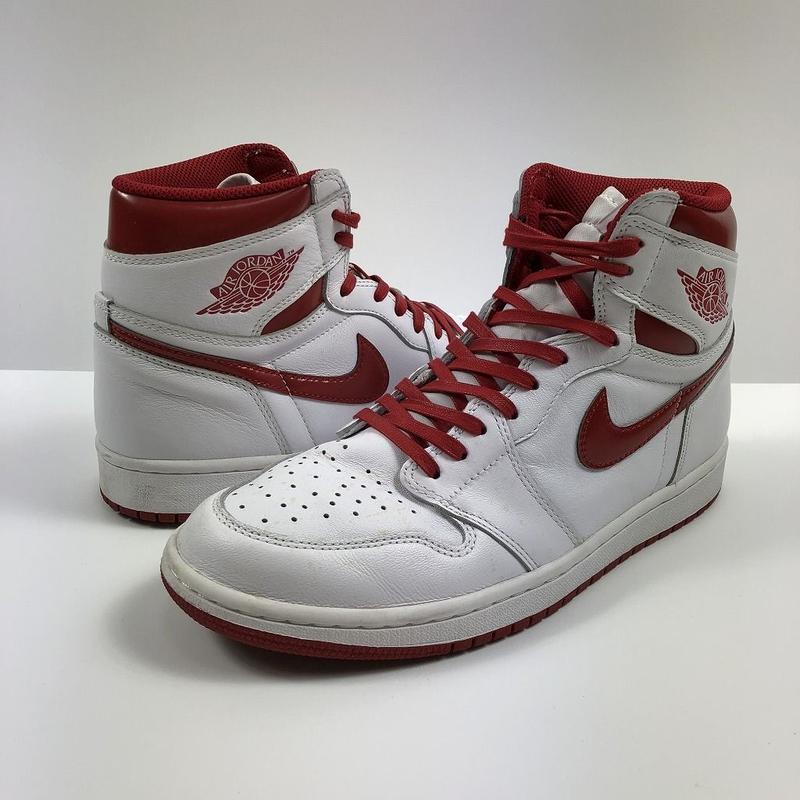 metallic red jordan 1