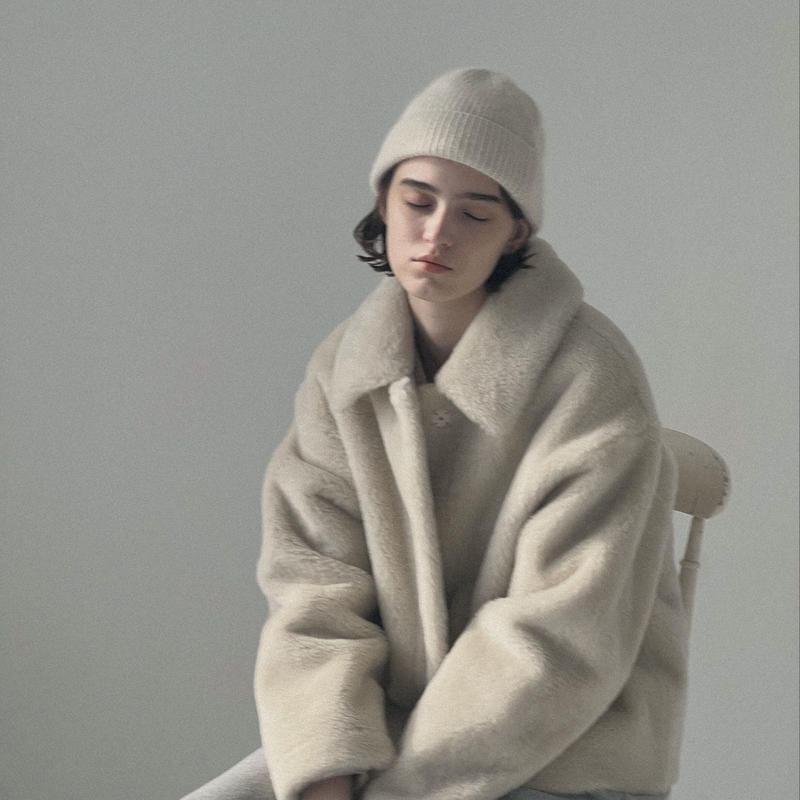 last order ) blan mustang coat | ATELIER