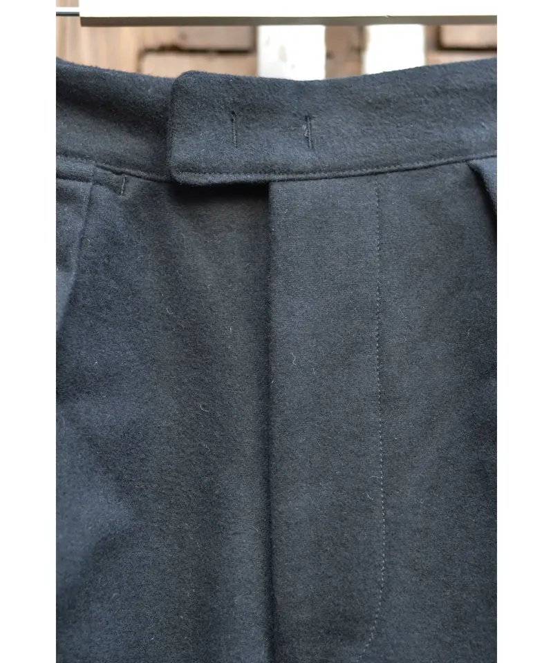 GATHERED BACK SPORTING TROUSER(COTTON) / BLACK...