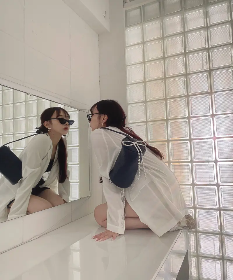 Bijou Ribbon Round Bag / ビジューリボンラウンドバッグ | FICTI...