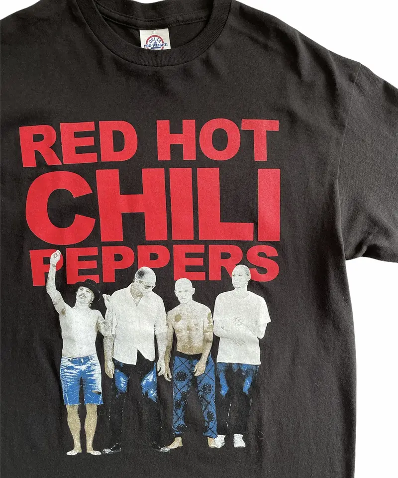 RED HOT CHILI PEPPERS” world tour 2017 t-shirt...