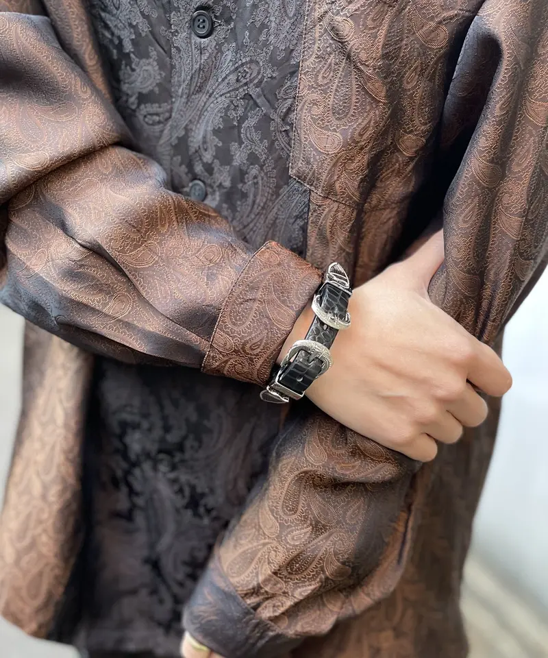 TOGA ARCHIVES / Double buckle bangle / black |