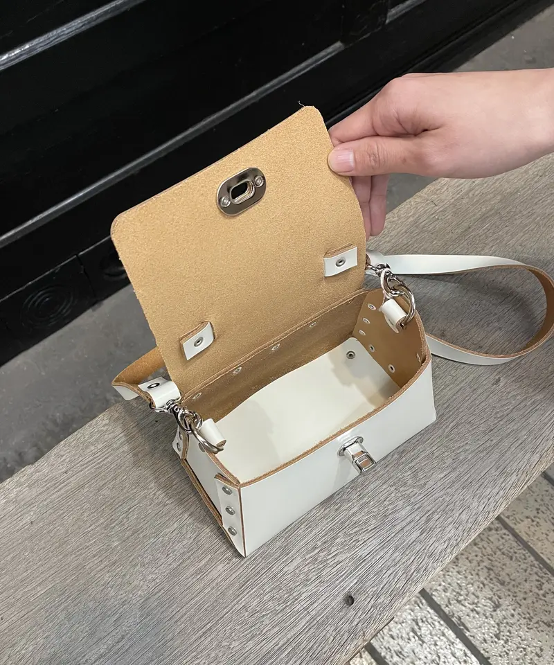 Hender Scheme / assemble hand bag flap S / whit...